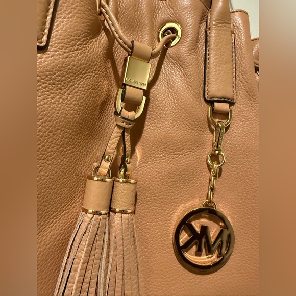 Michael Kors Camden - Picture 2 of 5